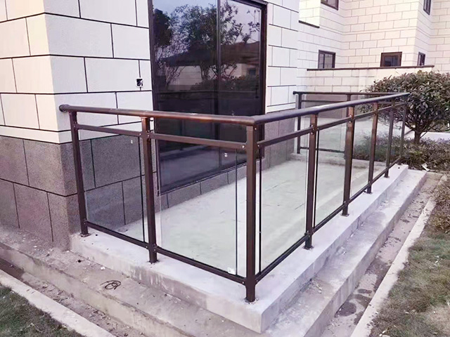 ���ݷ���