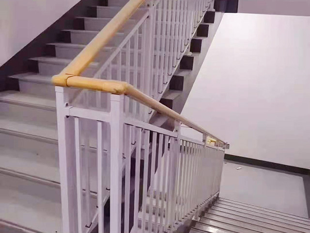 ���ݷ���