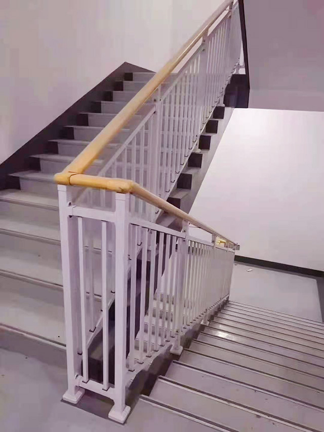 ���ݷ���